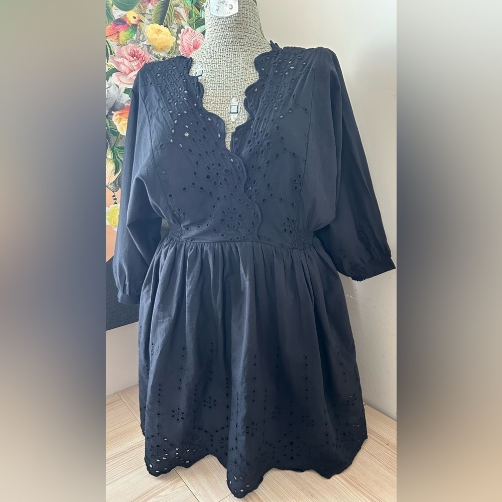 NWT MUSTARD SEED BAILEY EYELET DRESS. Sz.M LACE UP BACK, PUFF SLEEVES, GORGEOUS